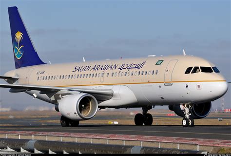 airbus a320 saudi airlines.
